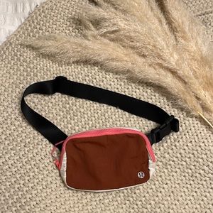 Lululemon Everywhere Belt Bag